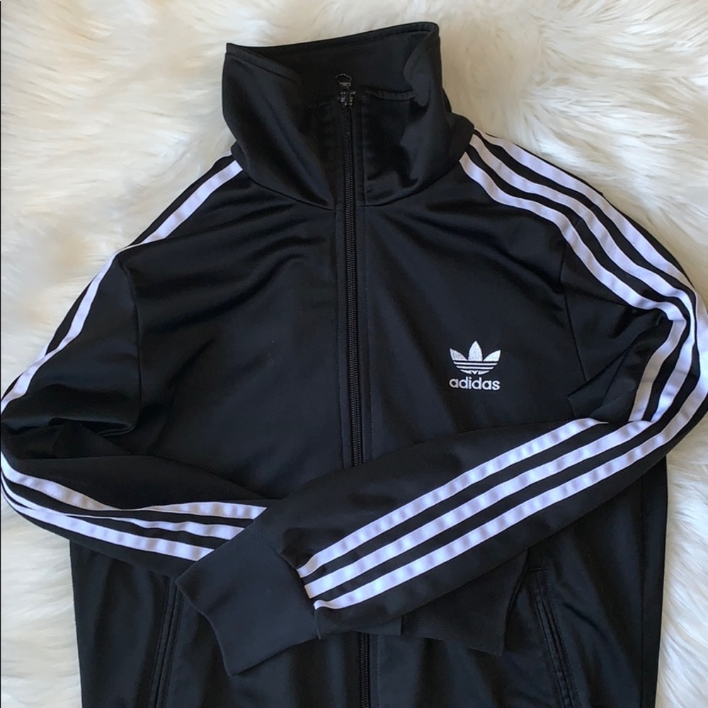 Black Adidas jacket 🖤🤍